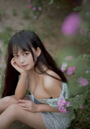 胸部丰满的妈妈